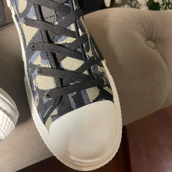 Dior high top sneakers size 43. - Picture 4 of 13